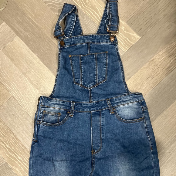 Women’s Overalls - Picture 1 of 11